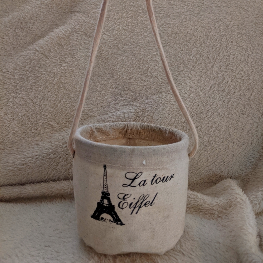 Decoritive storage bin!